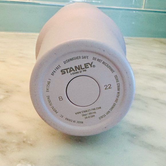 Stanley Adventure Quencher Travel Tumbler 30oz Abalone - Picture 3 of 3